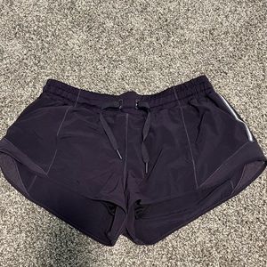 Lululemon Hotty Hot shorts 2.5”